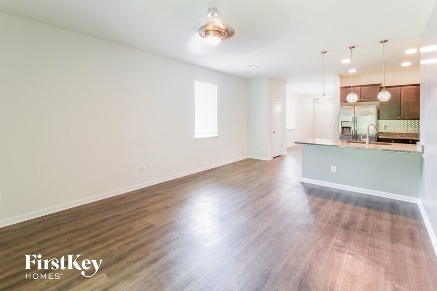 Building Photo - 624 Wayton Cir
