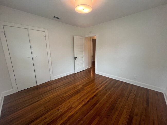 Building Photo - Cherrywood Bungalow for Rent