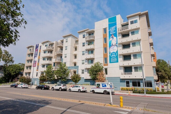 Building Photo - Element 436