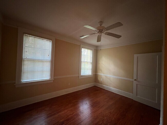 Building Photo - YELLOWBUNNY- 3352/3354-MONTEZUMA DUPLEX-CAMELIA-255/256