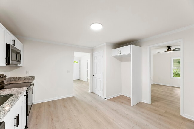 Building Photo - 1155 Cedar Grove Ln