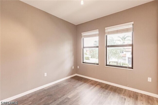 Building Photo - 1375 Artesia Dr E