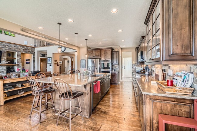 Building Photo - Luxury Living with Front Range Views, Hot ...