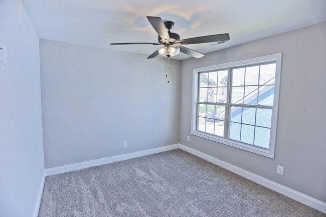 Building Photo - 851 Jersey Dr