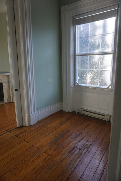 Breakfast Area - 117 S Church St