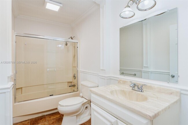 Building Photo - 305 S Ketch Dr