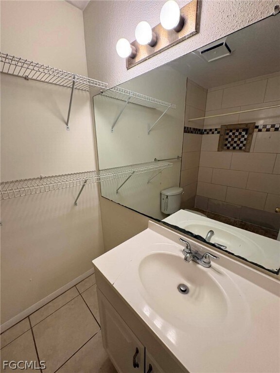 Building Photo - 2915 Winkler Ave