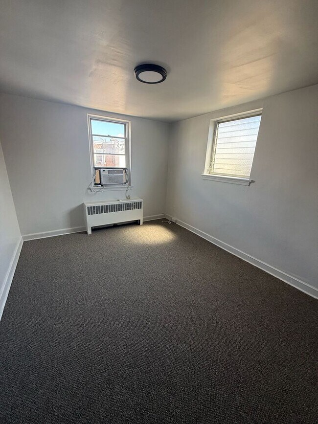 Building Photo - 4061 Comly St