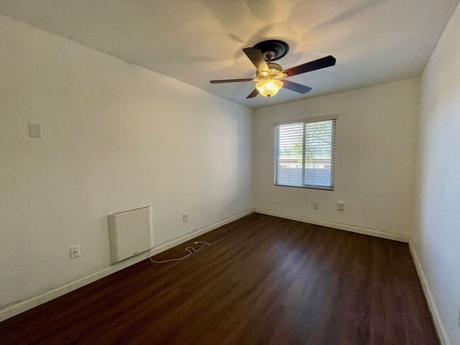 Building Photo - Single Story Condo on ground floor located...