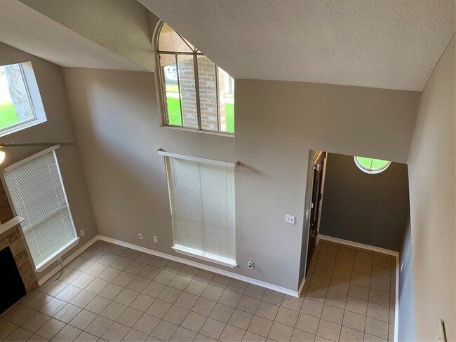 Building Photo - 1310 Carefree Dr
