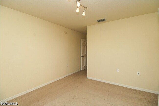 Building Photo - 9051 Gervais Cir