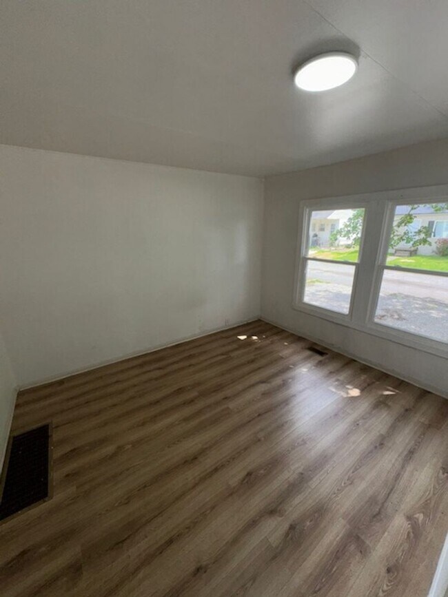 Building Photo - 2504-2506 Negley Pl