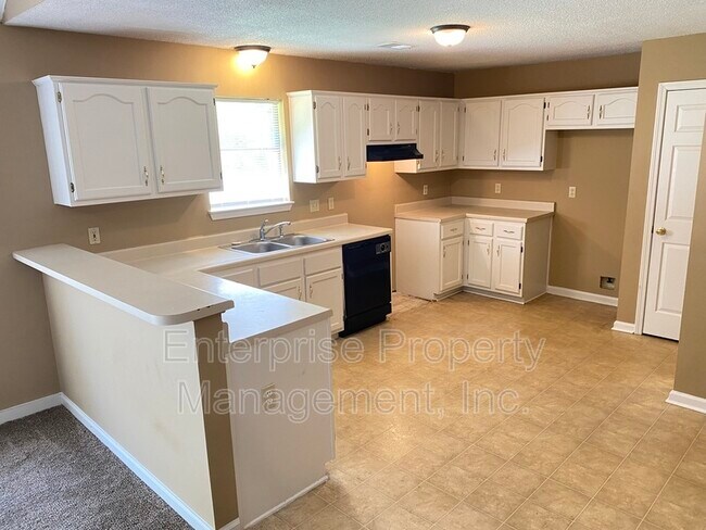Building Photo - 4444 Longtree Cove
