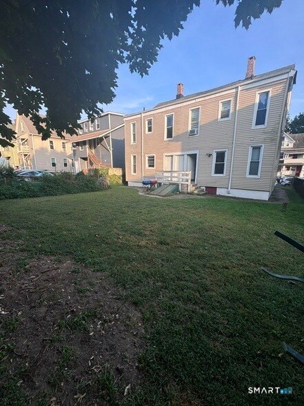 Building Photo - 386 Gregory St