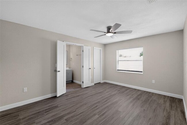 Building Photo - 3701 Feather Dr
