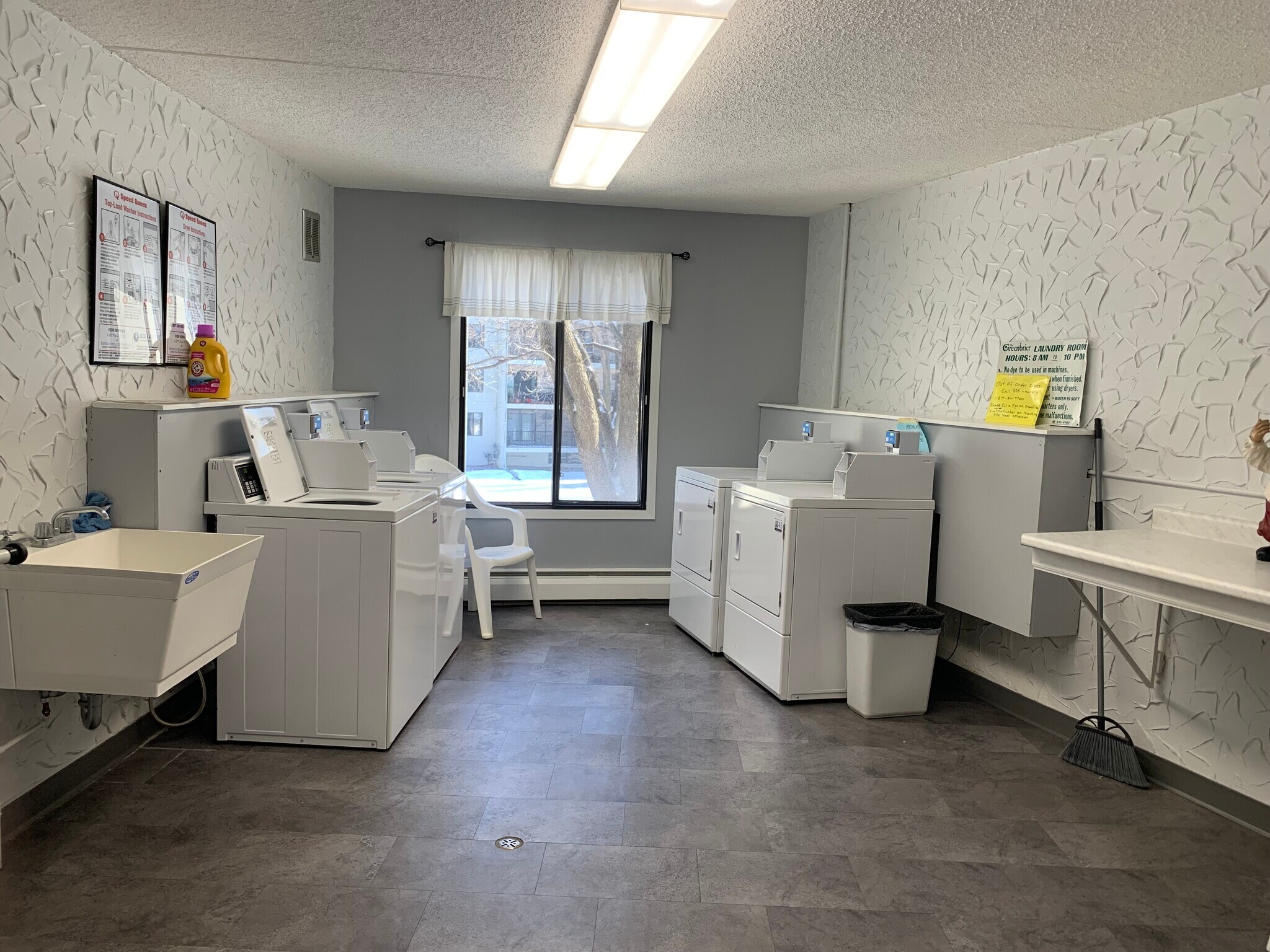 Laundry Room - 10531 Cedar Lake Rd
