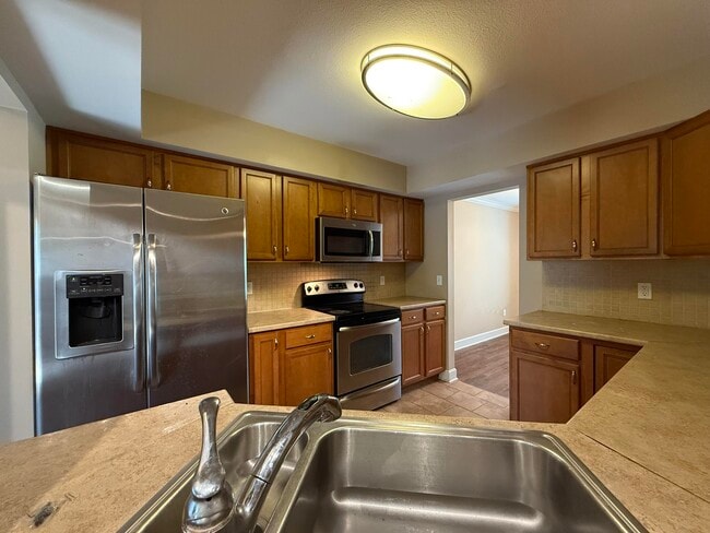 Building Photo - 405 S Village Cir