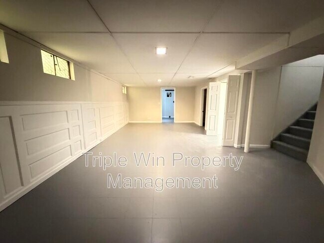 Building Photo - 10805 Landseer Dr