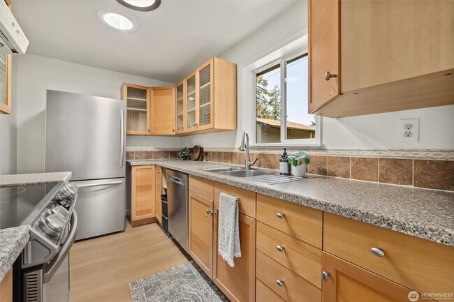 Building Photo - 4Bd/1.75Ba Seattle House