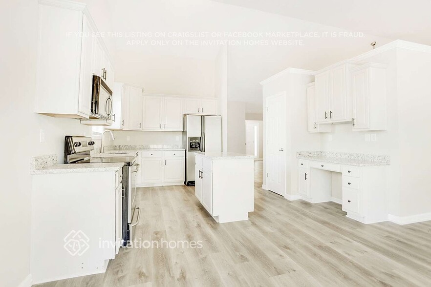 Building Photo - 613 Point Oak View