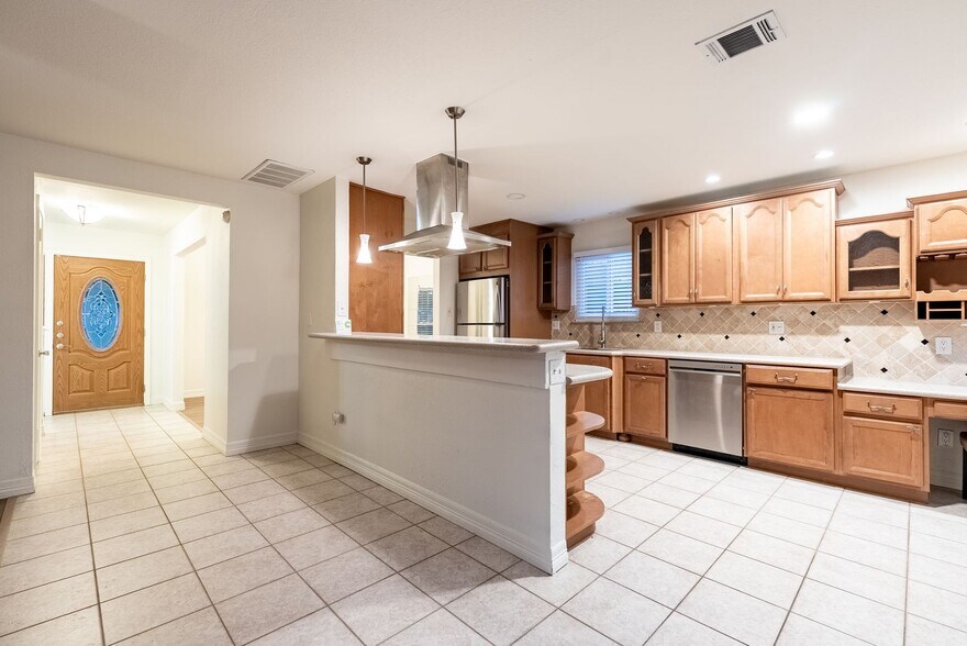 Building Photo - 11811 Carshalton Dr