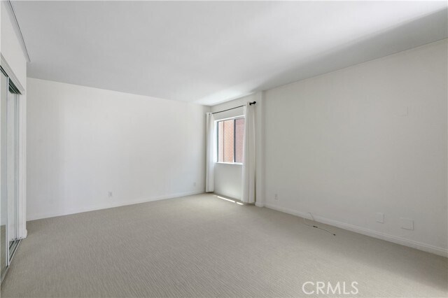 Building Photo - 131 N Gale Dr
