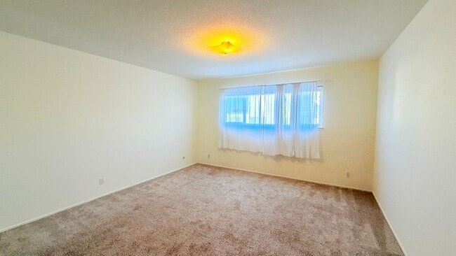 Building Photo - 2133 Santa Clara Ave