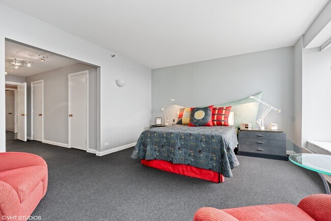 Building Photo - 161 E Chicago Ave