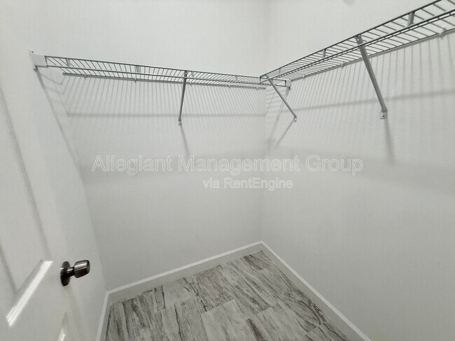 Building Photo - 336 Caen Ct