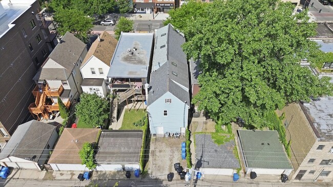 Building Photo - 4541 N Western Ave