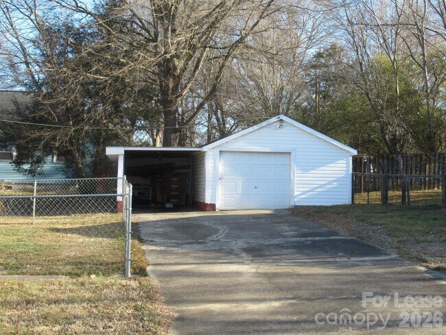 Building Photo - 1073 North Carolina Hwy 150