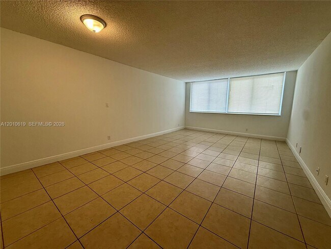 Building Photo - 9143 SW 77th Ave