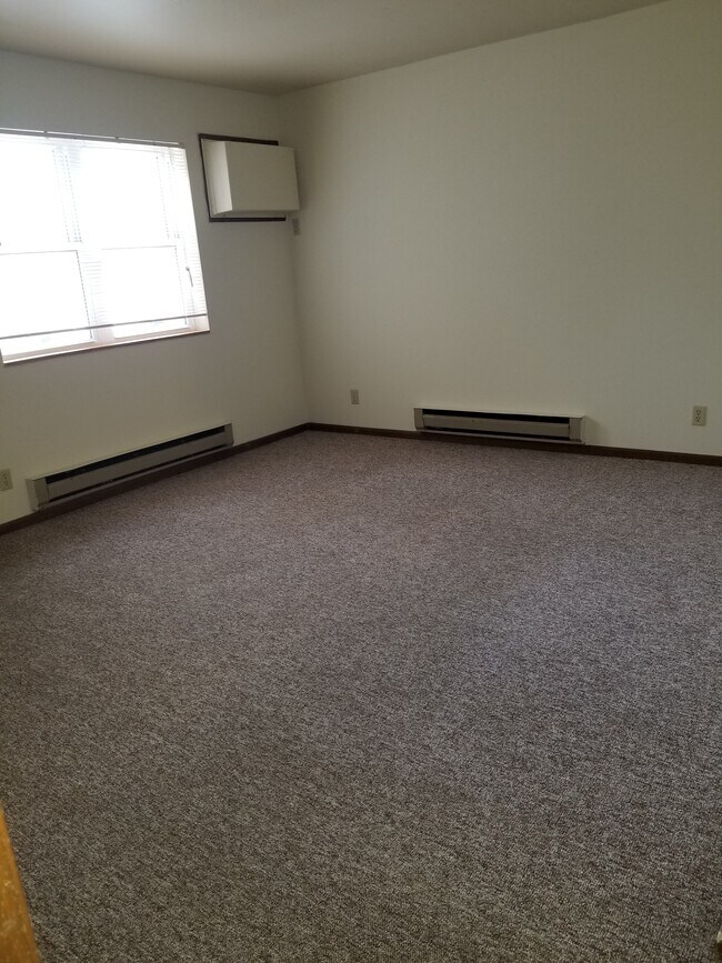 Thousand Oaks Apartments 1385 E Wilson Ave Arcadia WI 54612