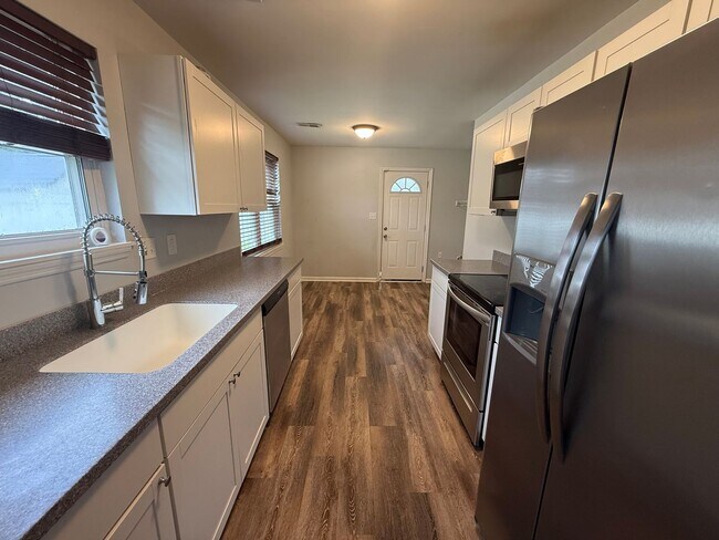 Building Photo - 7760 Corley Dr
