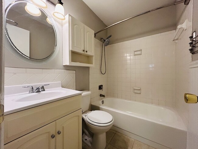 Building Photo - 2955 Lexington Ct