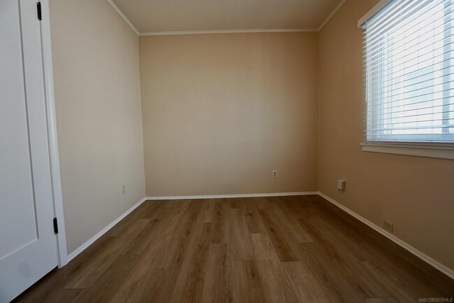 Building Photo - 2444 Curlew St