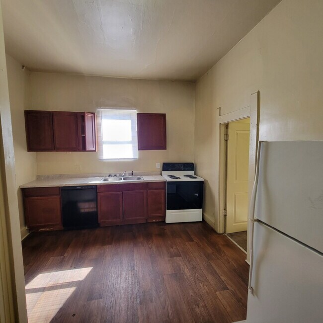 Building Photo - West Indy 3BR/2BA Home ready to LEASE!