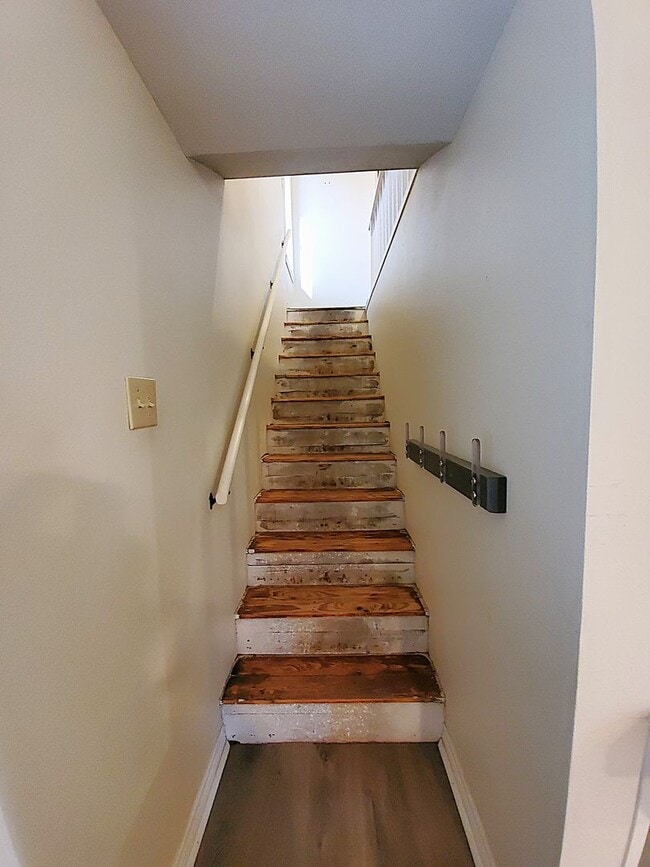 Building Photo - Welcome to this charming 2 bedroom, 2 bathroom home in Henderson, Texas!