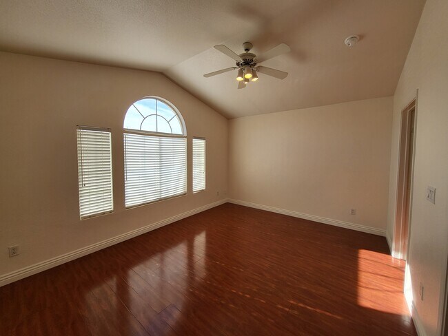 Building Photo - 1158 Founders Ct