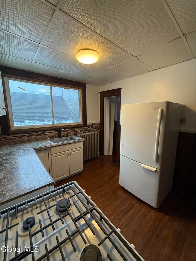 Building Photo - 23 Hampton St