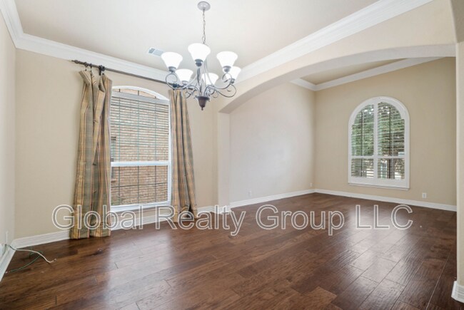 Building Photo - 431 Calm Springs