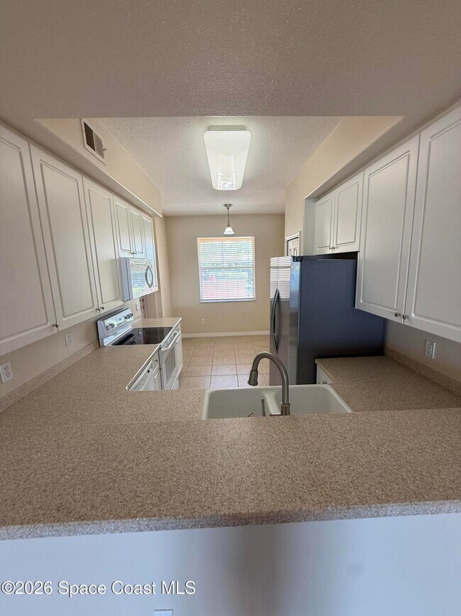 Building Photo - 6838 Toland Dr
