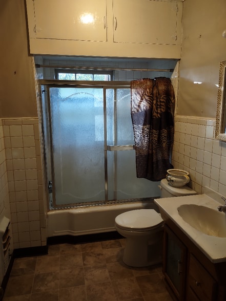 Building Photo - 30 N Trinity St