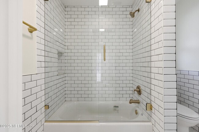 Building Photo - 330 San Juan Dr