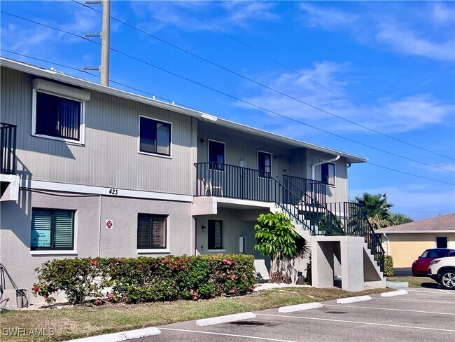Building Photo - 423 Cape Coral Pkwy W