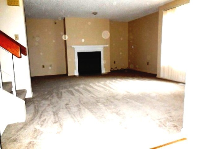 Building Photo - 227 Lakefront Blvd