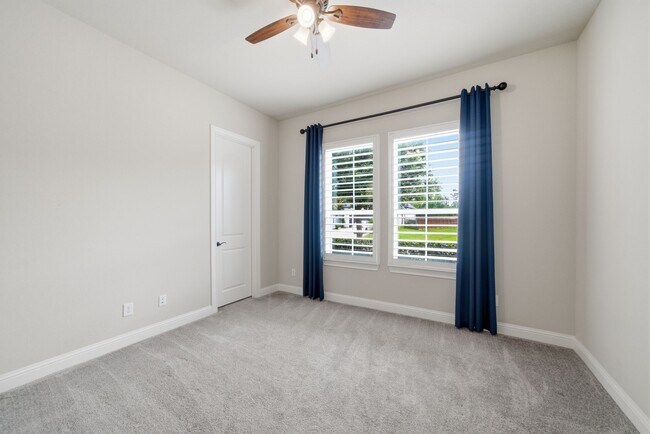 Building Photo - 28014 Woodland Bend Way