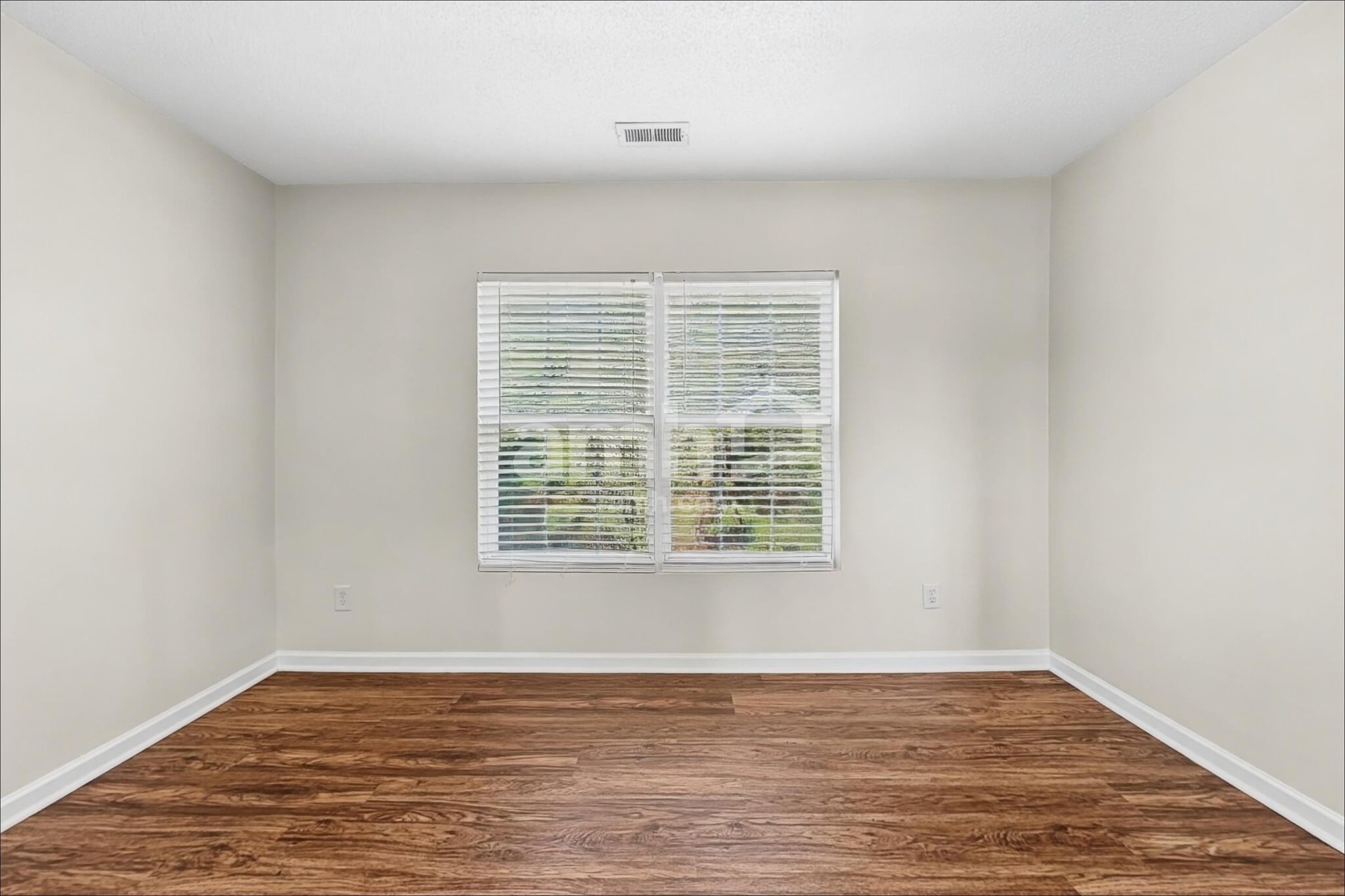 Building Photo - 417 Magna Dr