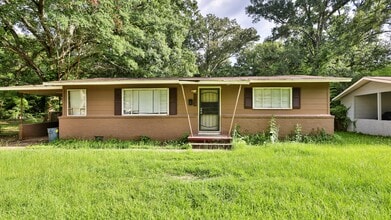 Building Photo - 2763 Emerald Dr
