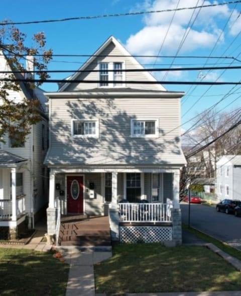 Building Photo - 26 Ella St